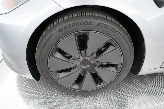 2025 Tesla Model 3 — photo 14 of 20