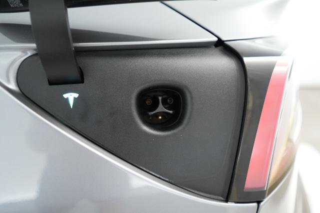 2025 Tesla Model 3 — photo 8 of 20