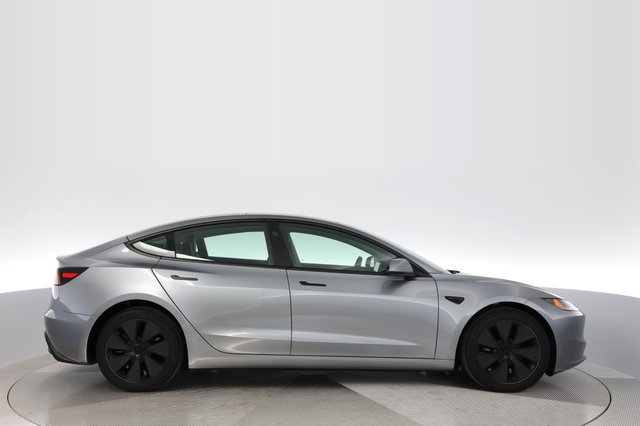 2025 Tesla Model 3 — photo 10 of 20