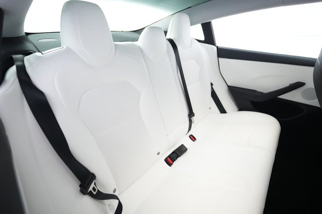 2025 Tesla Model 3 — photo 4 of 28