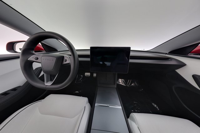 2025 Tesla Model 3 — photo 21 of 28