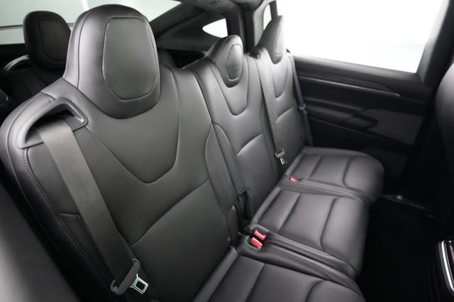 2023 Tesla Model X — photo 4 of 27