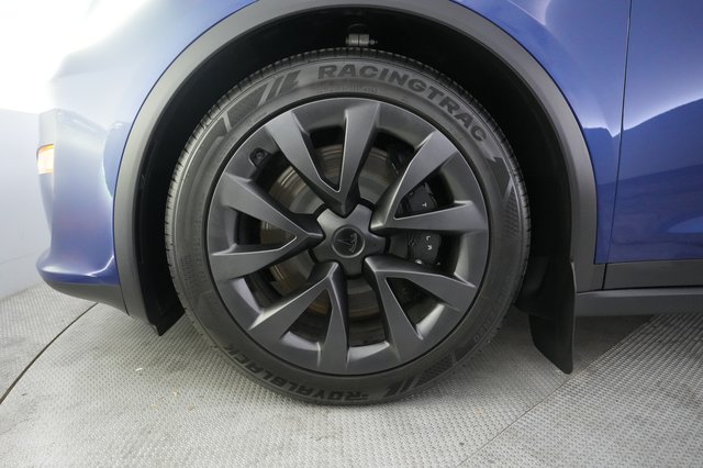 2023 Tesla Model X — photo 15 of 27