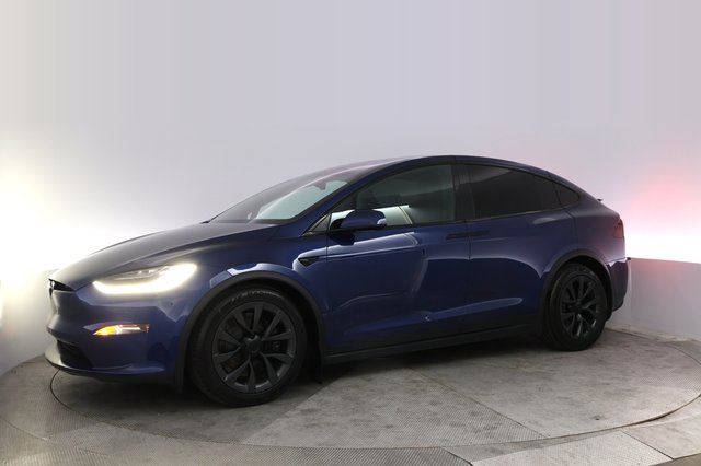 2023 Tesla Model X — photo 14 of 27