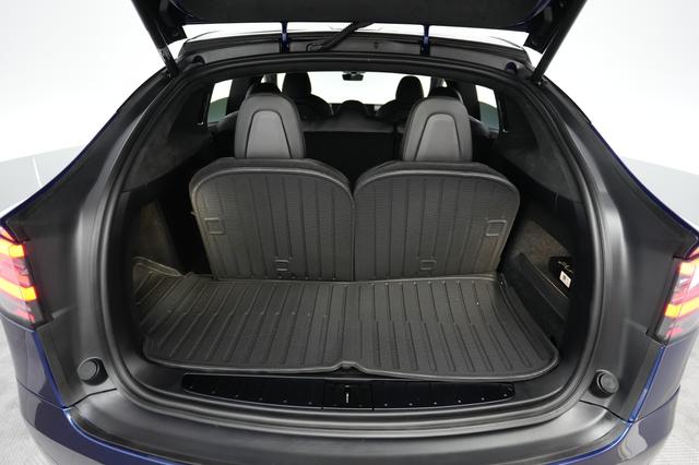 2023 Tesla Model X — photo 6 of 27