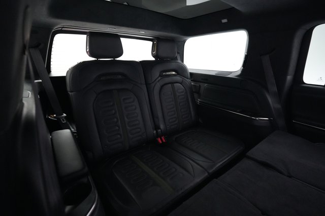 2024 Rivian R1S — photo 19 of 21