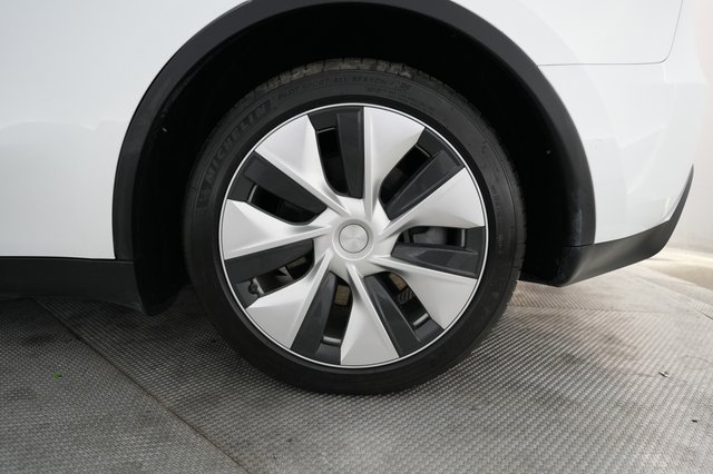 2021 Tesla Model Y — photo 7 of 21