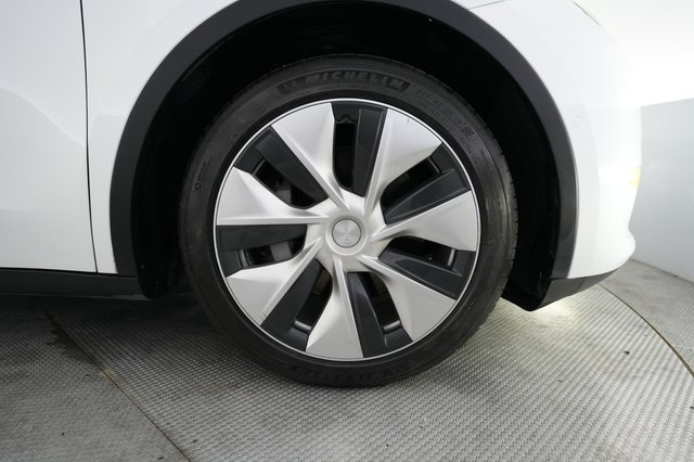 2021 Tesla Model Y — photo 16 of 21