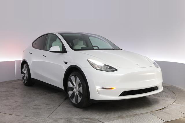 2021 Tesla Model Y — photo 10 of 21