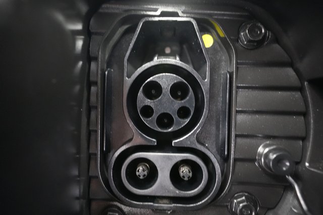 2023 Hyundai IONIQ 6 — photo 8 of 21