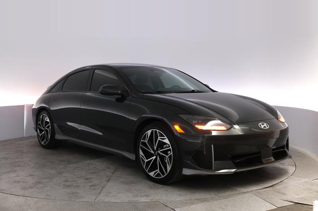 2023 Hyundai IONIQ 6 — photo 10 of 21