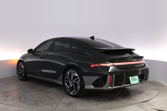 2023 Hyundai IONIQ 6 — photo 13 of 21