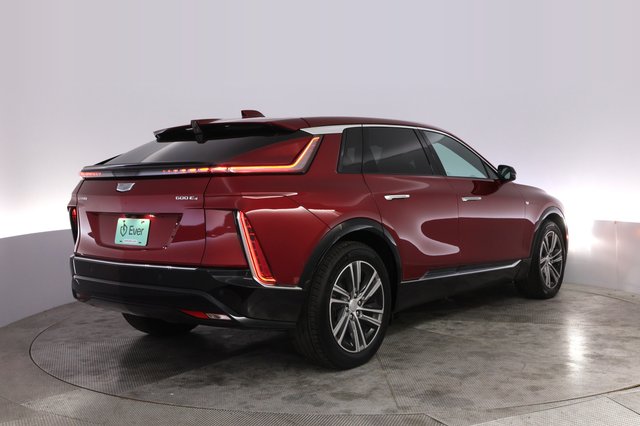 2024 Cadillac Lyriq — photo 2 of 20