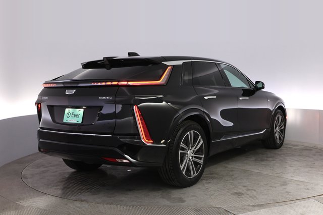 2024 Cadillac Lyriq — photo 2 of 24