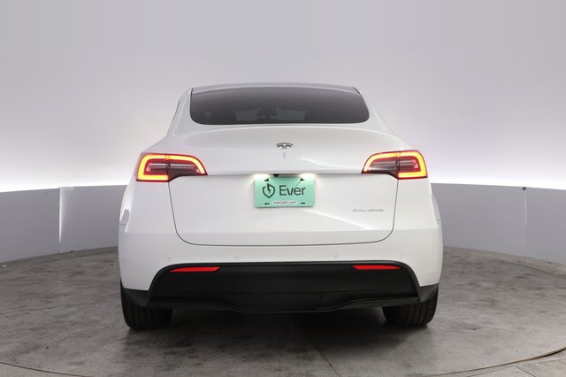 2021 Tesla Model Y — photo 12 of 27