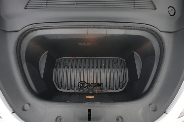 2021 Tesla Model Y — photo 23 of 27