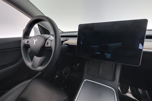 2021 Tesla Model Y — photo 20 of 27