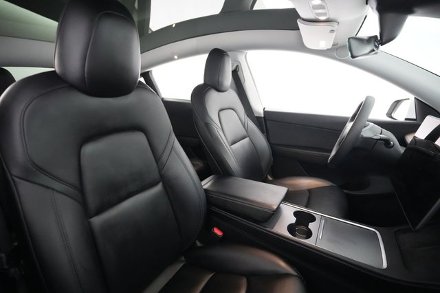 2021 Tesla Model Y — photo 18 of 27