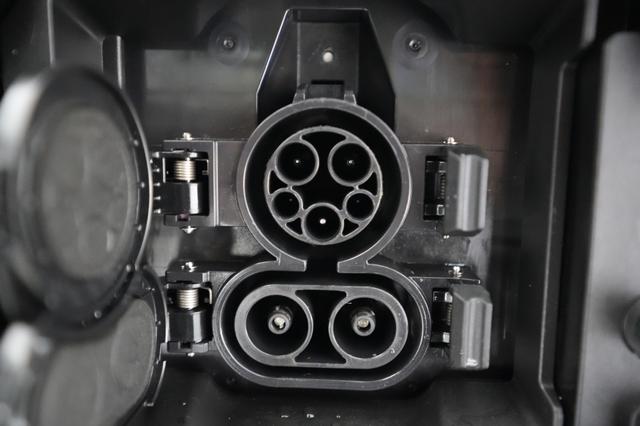 2023 Toyota bZ4X — photo 8 of 24
