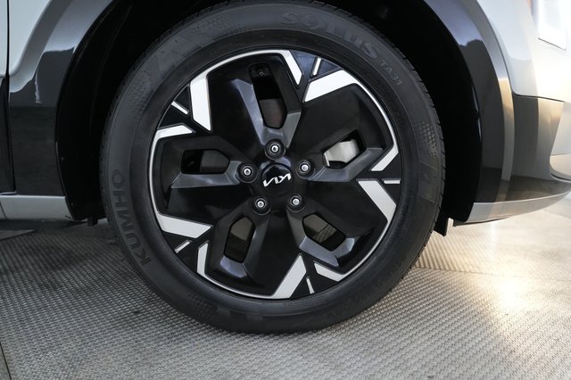 2024 Kia Niro EV — photo 16 of 23