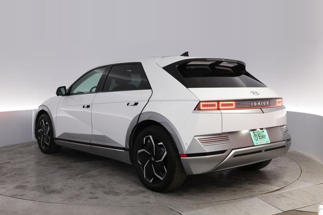2024 Hyundai IONIQ 5 — photo 2 of 21