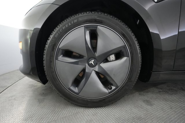 2019 Tesla Model 3 — photo 15 of 32