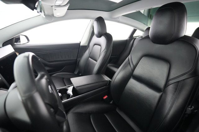2019 Tesla Model 3 — photo 3 of 32