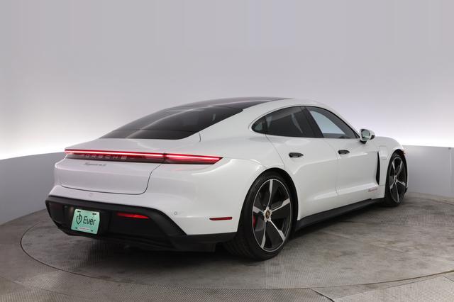 2022 Porsche Taycan — photo 2 of 27