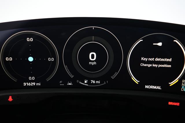 2022 Porsche Taycan — photo 5 of 27