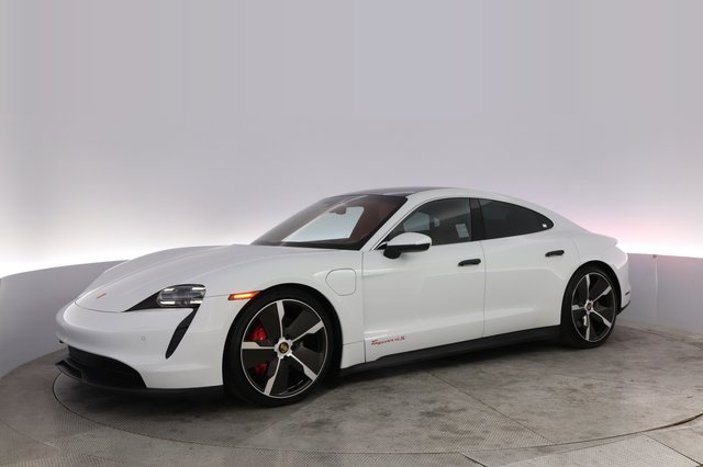 2022 Porsche Taycan — photo 14 of 27