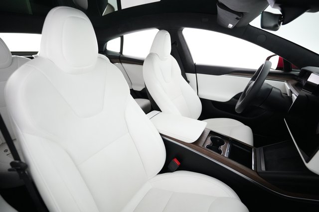 2023 Tesla Model S — photo 18 of 23
