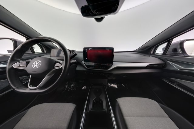 2023 Volkswagen ID.4 — photo 21 of 27