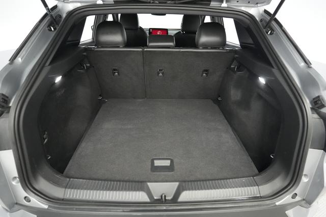 2023 Volkswagen ID.4 — photo 6 of 27