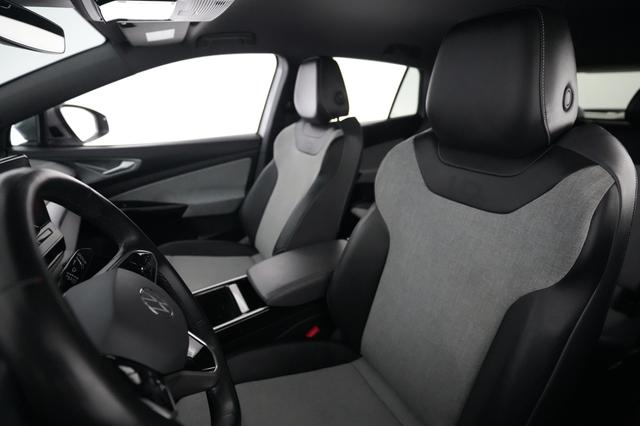 2023 Volkswagen ID.4 — photo 3 of 27