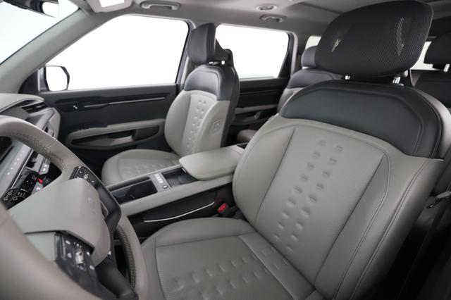 2024 Kia EV9 — photo 3 of 36