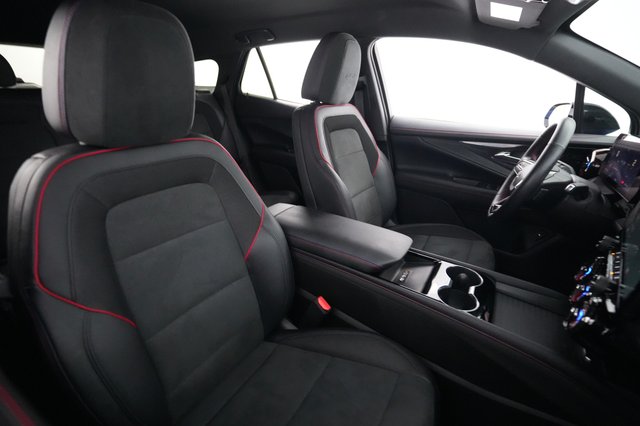2024 Chevrolet Blazer EV — photo 18 of 24