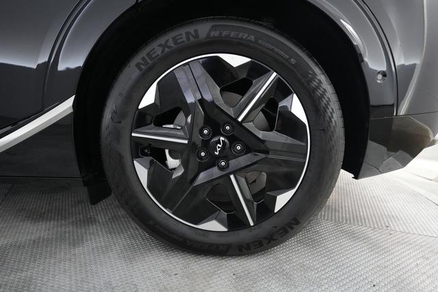 2025 Kia EV6 — photo 7 of 24