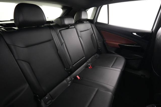 2022 Volkswagen ID.4 — photo 4 of 22