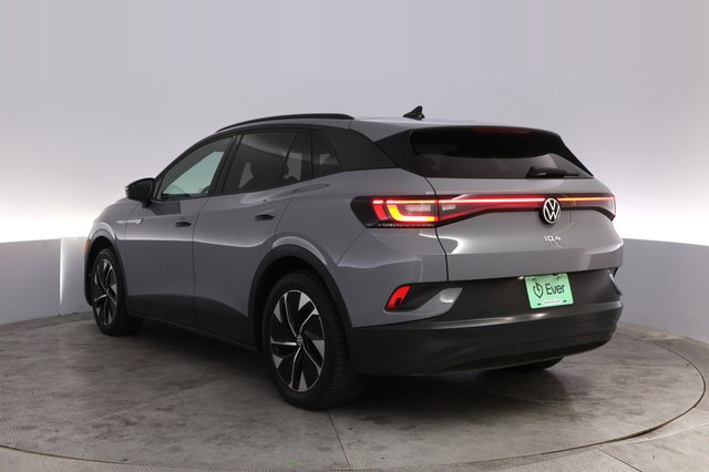 2022 Volkswagen ID.4 — photo 13 of 22