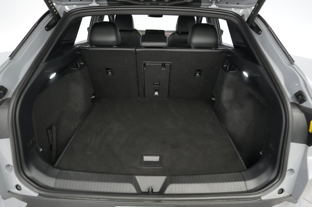 2022 Volkswagen ID.4 — photo 6 of 22
