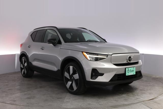 2023 Volvo XC40 Recharge — photo 10 of 23
