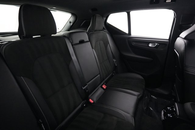2023 Volvo XC40 Recharge — photo 4 of 23