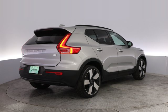 2023 Volvo XC40 Recharge — photo 2 of 23