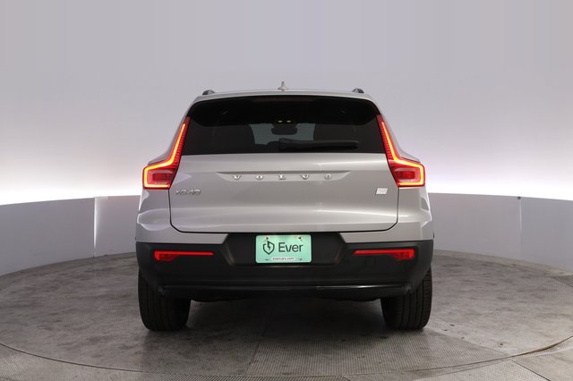 2023 Volvo XC40 Recharge — photo 12 of 23