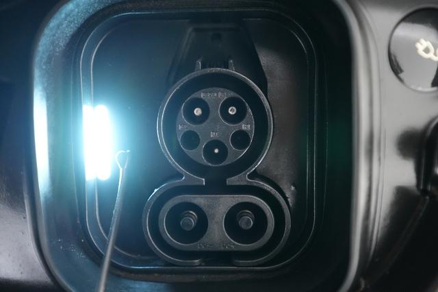 2023 Volvo XC40 Recharge — photo 8 of 23