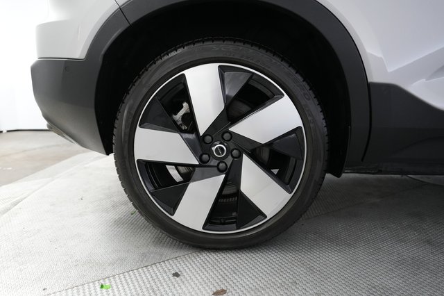 2023 Volvo XC40 Recharge — photo 17 of 23
