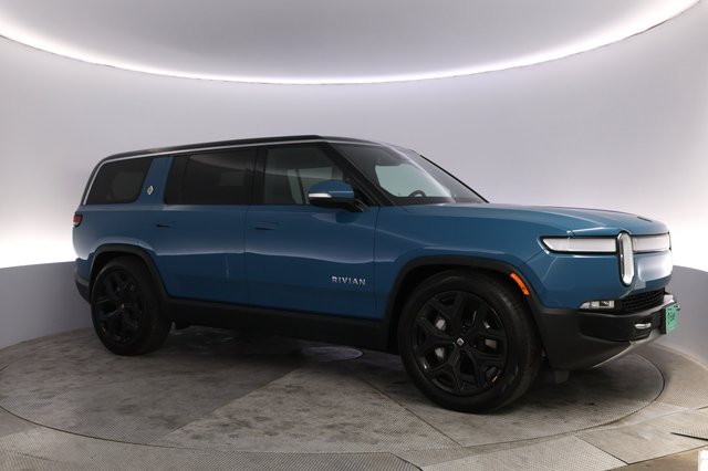 2024 Rivian R1S — photo 11 of 27