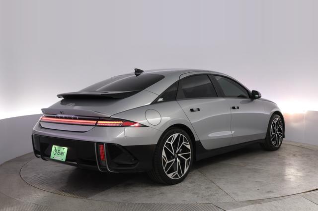 2024 Hyundai IONIQ 6 — photo 2 of 26