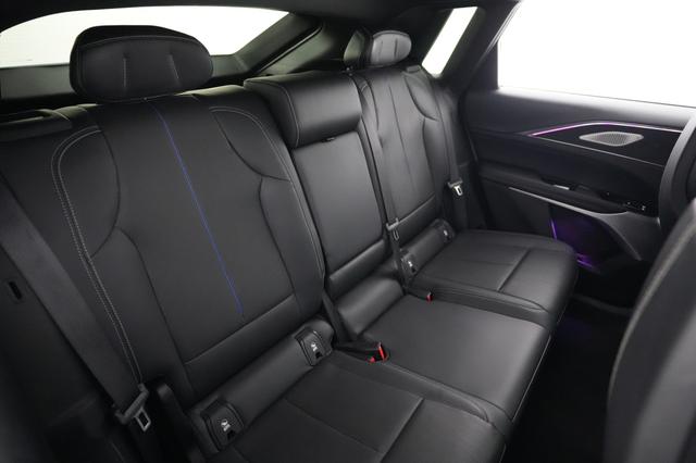 2024 Cadillac Lyriq — photo 4 of 25