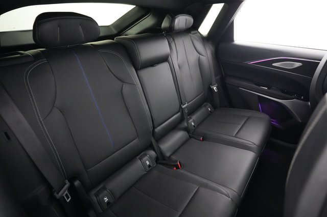 2024 Cadillac Lyriq — photo 4 of 25